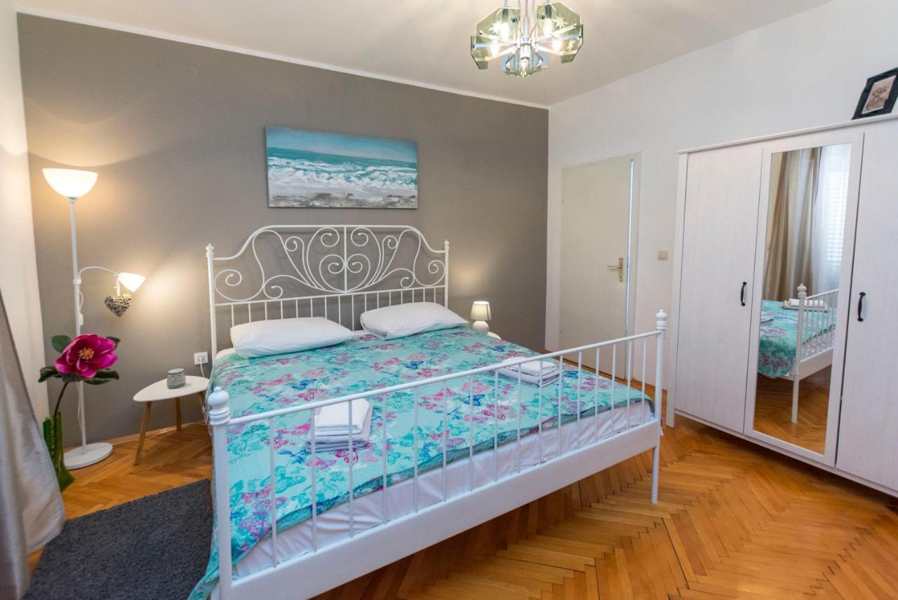 Apartments Zmika Primošten Eksteriør billede