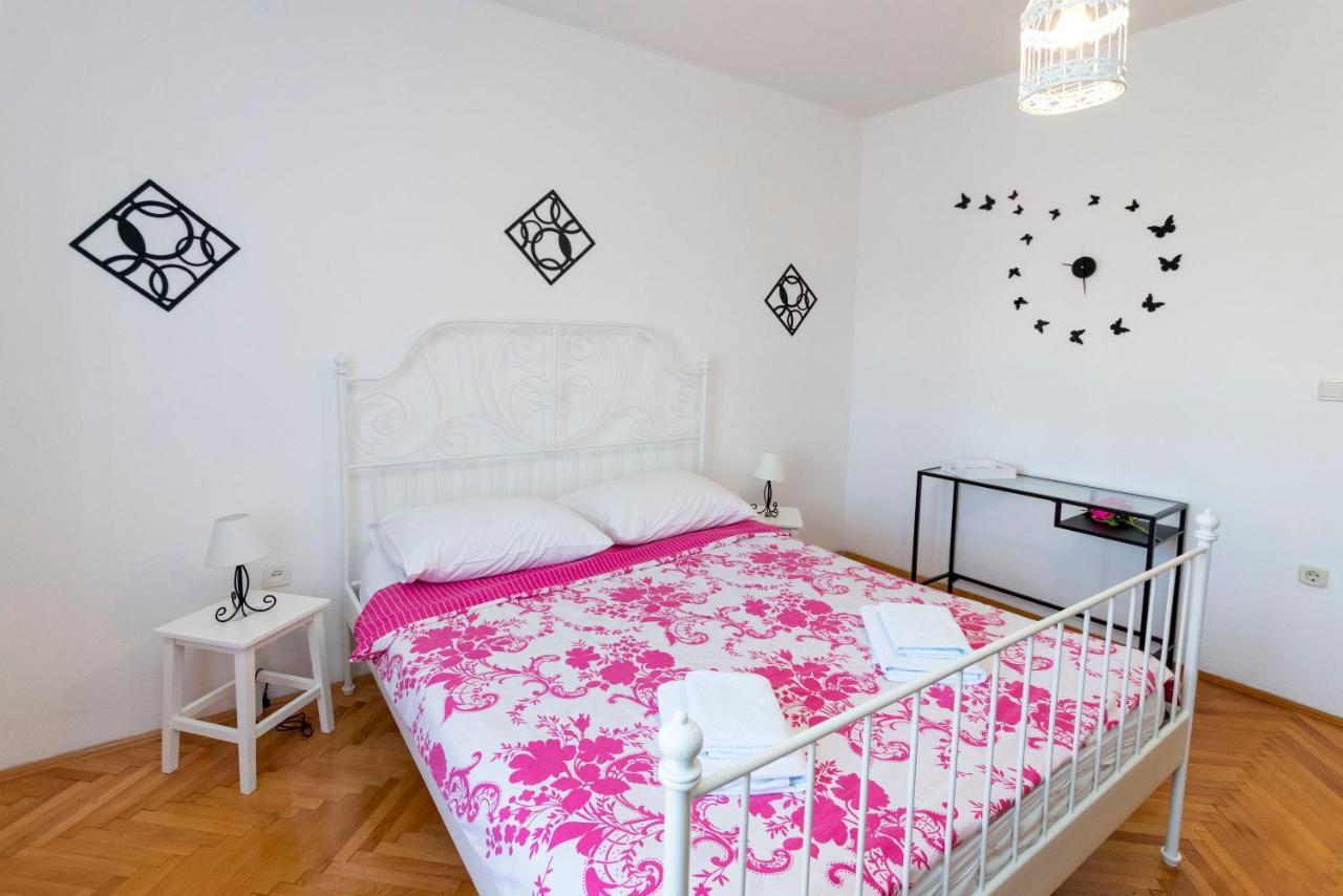 Apartments Zmika Primošten Eksteriør billede