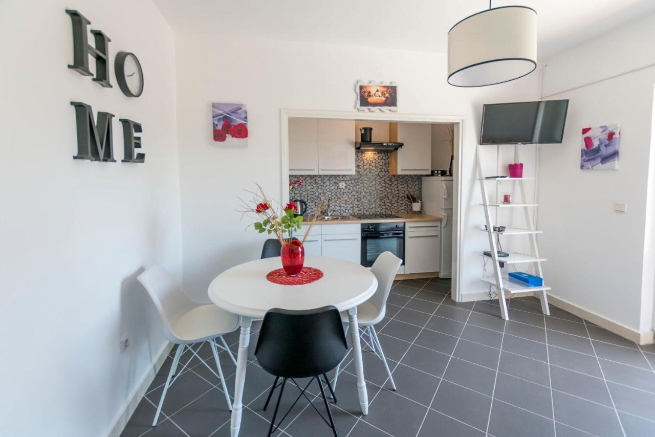 Apartments Zmika Primošten Eksteriør billede